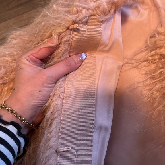 Pink shag, faux fur coat with clasps - Picture 3 of 7